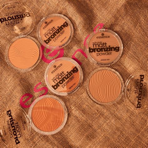 sun club bronzing powder.